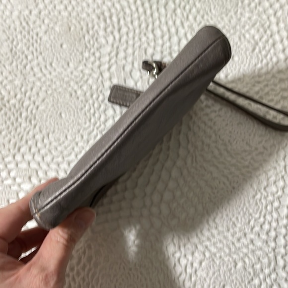 Coach leather wristlet - Picture 6 of 7